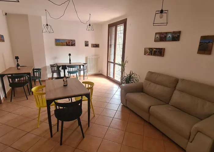 게스트하우스 Ca' Lambru 카스텔노보디소토